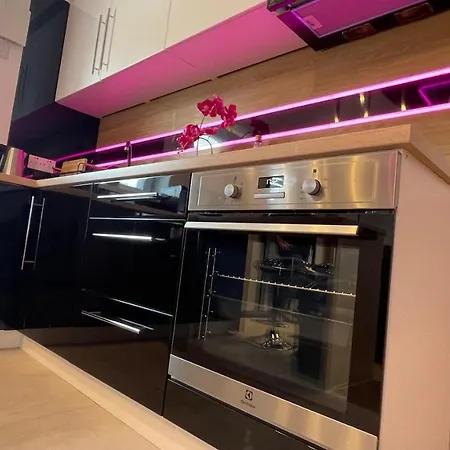 Apartment #3 Tgha Luxury One Bedroom In Athlone