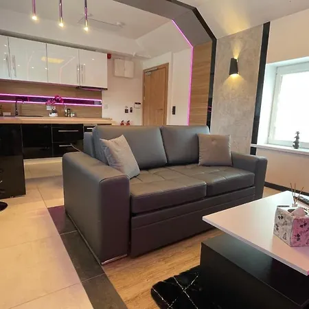 #3 Tgha Luxury One Bedroom In Athlone