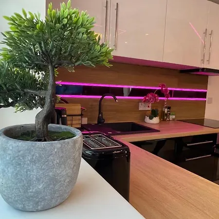 #3 Tgha Luxury One Bedroom In Apartment *
